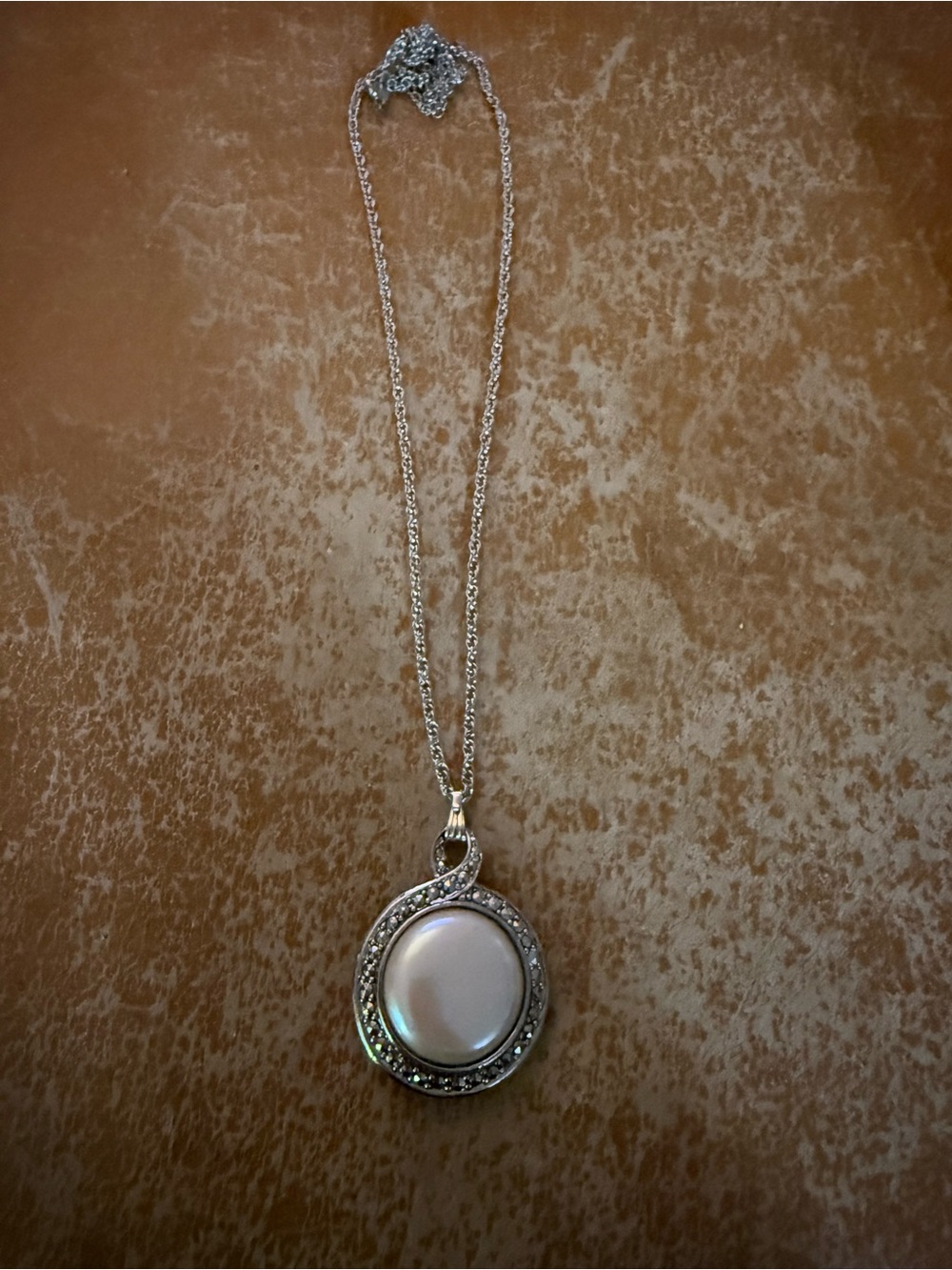 Silver Pendant Necklace with White Mother-of-Pearl Center